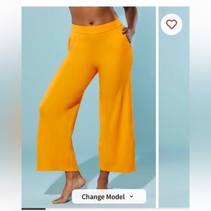 YITTY Body Butter Straight Leg Pant, Small